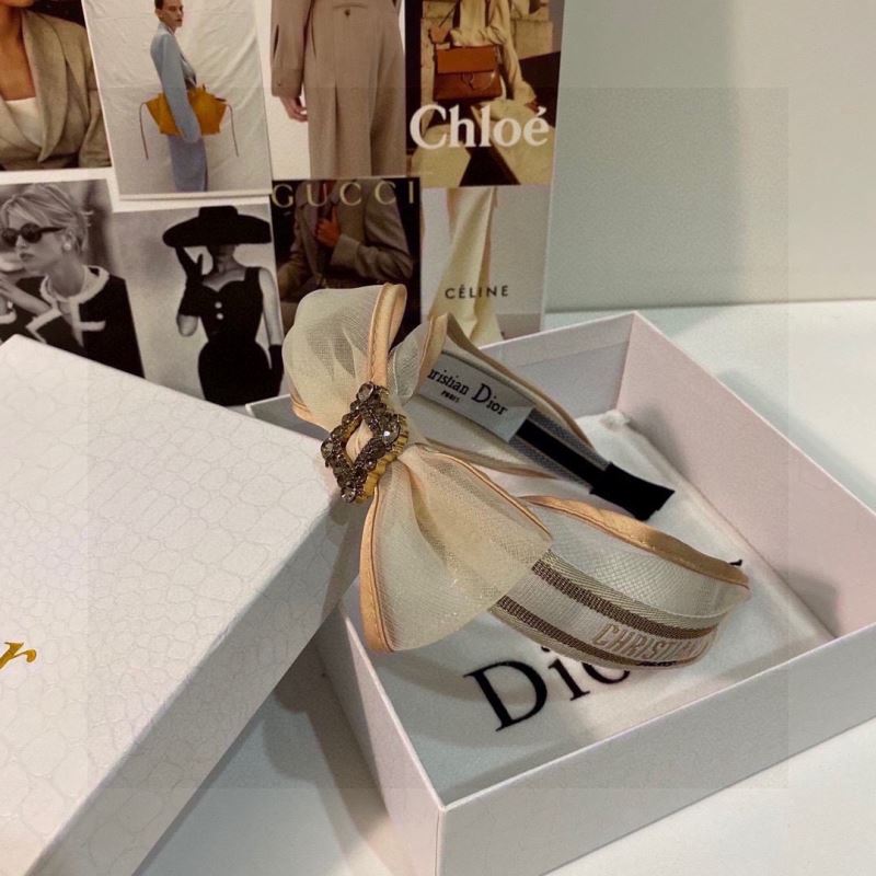 CHRISTIAN DIOR